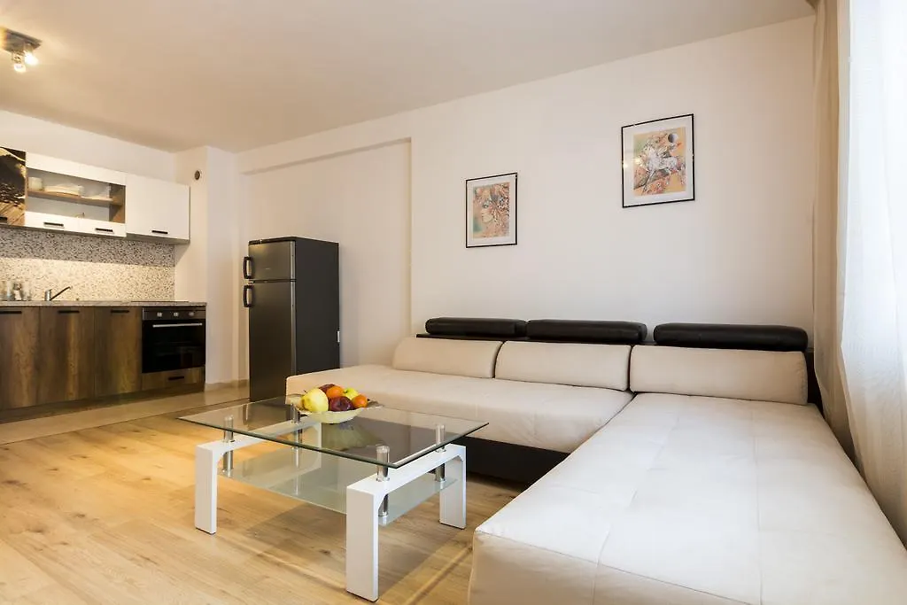 Ibar Apartment & Garage Plovdiv 0*,